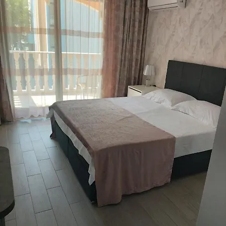 Lux Studio Valencia Gardens Апартаменти Несебир